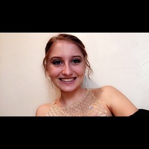 Meet your Posher, Kenzie